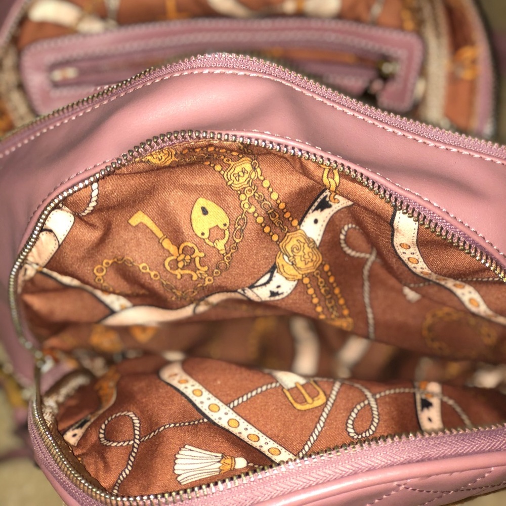 Beautiful Purse/Backpack - Picture 3 of 7